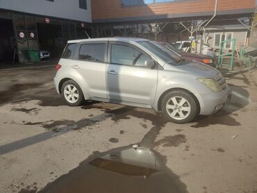 Toyota: Toyota ist: 2003 г., 1.5 л, Автомат, Бензин, Хэтчбэк