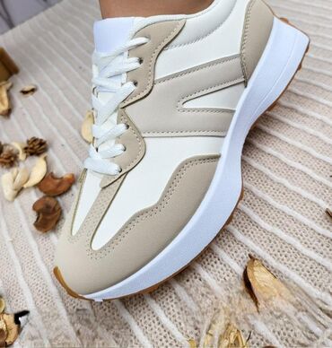 new yorker београд – слике: Patike 36
New Balance