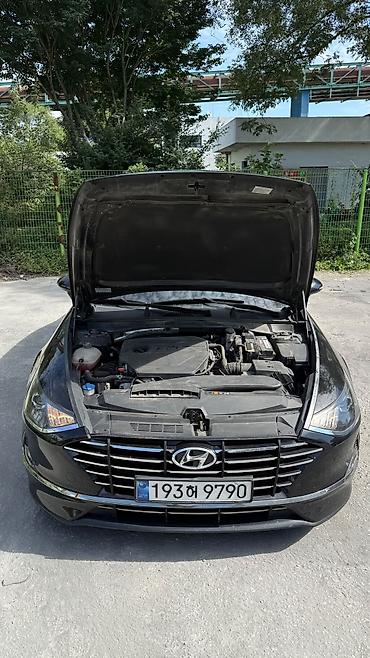 prius 30: Hyundai Sonata (седан, чёрный цвет) Основные характеристики: - Кузов — 3