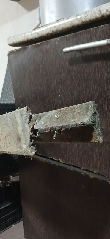 5 10 taxtalar: Şveller H formasinda eni 12 sm 3.75 metrlik var 3 eded rusundu