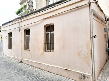Biznes üçün program təminatı: 🏛️ İçərişəhərin Qəlbində – Çıxarışlı 3 Otaqlı Mənzil Satılır! Tarixin