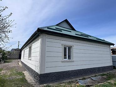 Продажа коттеджей и домов: Дом с большим двором, мощёным декоративной тротуарной плиткой Адрес — 14