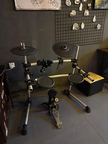 Yamaha Elektron baraban dəsti Beyni yoxdur, almaq isteyene endirim