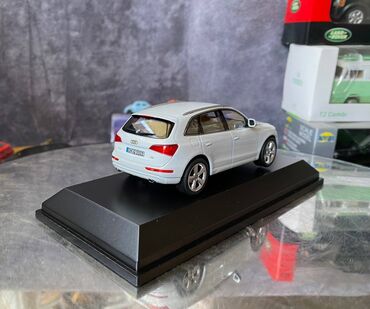 Avtomobil modelləri: Коллекционная модель AUDI Q5 PA White 2013 Schuco Scale 1:43 Art. — 18