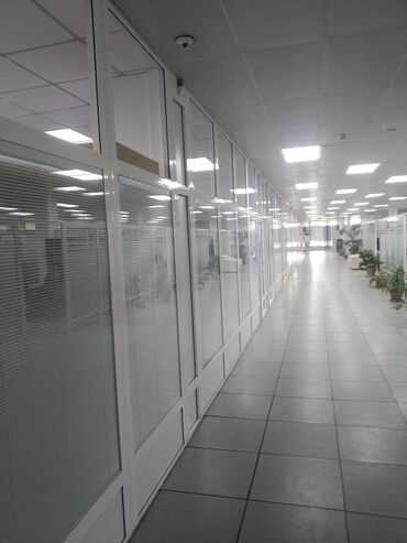 Перегородки на заказ: На заказ Каркасная перегородка, Для офиса, Бронированное стекло, Монтаж, Демонтаж, Бесплатный замер at lalafo.kg — 21 Перегородки на заказ: На заказ Каркасная перегородка, Для офиса, Бронированное стекло, Монтаж, Демонтаж, Бесплатный замер — 21