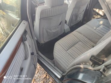 Mercedes-Benz: Mercedes-Benz W124: 2 l | 1992 il Sedan — 4