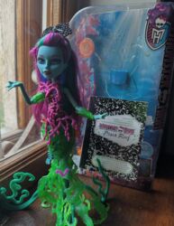 купить мягкую игрушку в бишкеке: Кукла monster high -Поси Риф🪸:состояние отличное,стояла в lalafo.kg да купить мягкую игрушку в бишкеке: Кукла monster high -Поси Риф🪸:состояние отличное,стояла в
