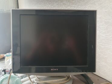 Masaüstü kompüterlər və iş stansiyaları: Sony LCD monitor - Ekran diaqonalı: təxminən 17–19 düym (kvadrat