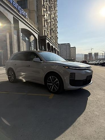Lixiang: Lixiang L6: 2024 г., 1.5 л, Автомат, Гибрид, Внедорожник — 4