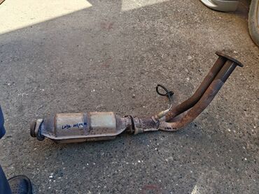 Auto delovi: Prednja grana auspuha sa loncom i lamda sondom Lada 112. Polovno — 3