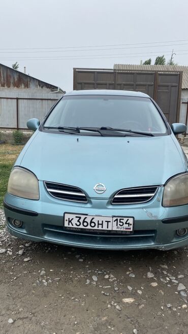Nissan: Автомобиль Nissan Almera Tino в кузове минивэн. Цвет кузова –