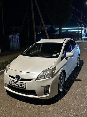 Toyota Prius: 2010 г., 1.8 л, Автомат, Гибрид, Хэтчбэк at lalafo.kg Toyota Prius: 2010 г., 1.8 л, Автомат, Гибрид, Хэтчбэк