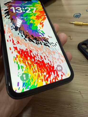 Apple iPhone: IPhone 11 — 8