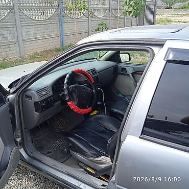 Opel Vectra: 1995 г., 1.8 л, Кол менен иштөөчү, Бензин, Лифтбек — 4