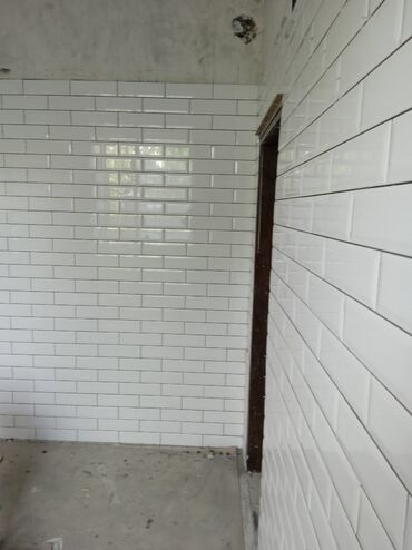 Другие стройуслуги: Услуги по укладке плитки для ванных комнат, кухонь и других помещений — 9