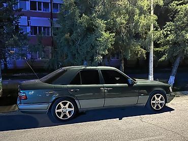 e 303: Mercedes-Benz E-Class: 1993 г., 3.2 л, Автомат, Бензин, Седан — 4