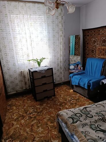 долгосрочная аренда частного дома: Үй, 54 кв. м, 3 бөлмө, Менчик ээси, Эски ремонт