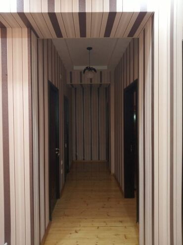 Uzunmüddətli kirayə mənzillər: Xətai metrosuna yaxın 16 mertebeli binanın 4-cü mərtəbəsində yerləşən — 8