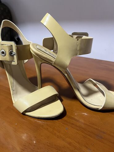 обувь из италии: Туфли BALDININI, 39, цвет - Бежевый