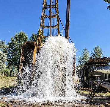 high experience: БУРЕНИЕ И ВОССТАНОВЛЕНИЕ СКВАЖИН ПО ВСЕМУ КЫРГЫЗСТАНУ ОсОО «ПОИСК» — — 2