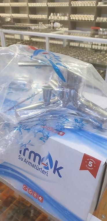 Смесители для раковин: Смеситель для ванной комнаты с высоким изливом в матовом черном цвете — 14