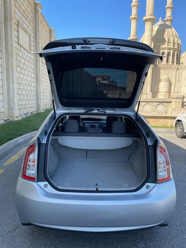 Toyota: Toyota Prius: 1.8 l | 2014 il Hetçbek — 4