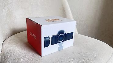 kamera aliram: Qutuya daxildir: Sony ZV-E10 Fotoaparat Gövdəsi (Qara rəngdə), Sony E — 1