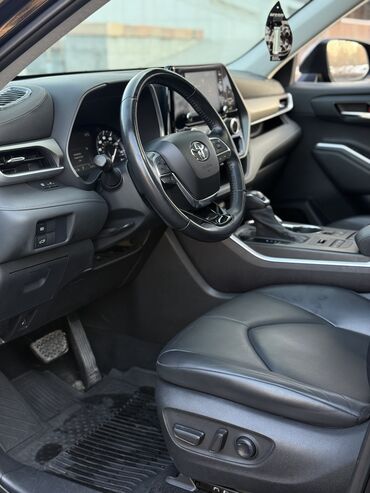 Toyota: Toyota Highlander: 2021 г., 3.5 л, Автомат, Бензин, Кроссовер — 7