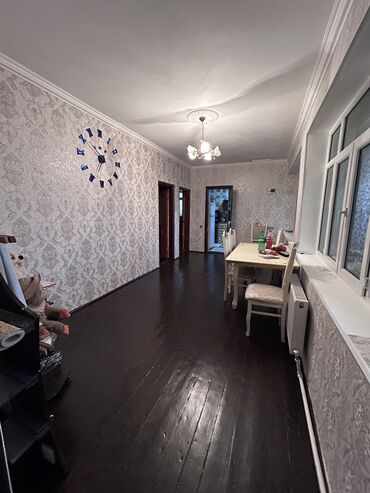 inqilabda kiraye evler ayliq: Mingəçevir, 4 otaqlı, Köhnə tikili, 150 kv. m