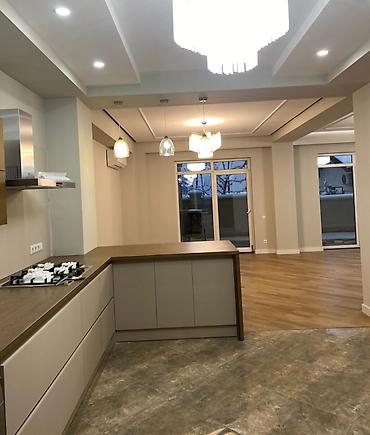 Продажа домов: Таунхаус, 250 м², 6 комнат, Агентство недвижимости, Дизайнерский ремонт — 1