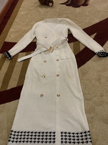 женская рубашка размер м: Вечернее платье, Классическое, Длинная модель, Трикотаж, С рукавами
