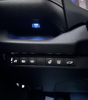 тойота alphard: Toyota RAV4: 2023 г., 2.5 л, Гибрид, Кроссовер — 10