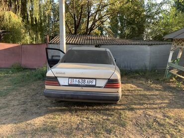 срочно продаю нужны деньги очень срочно: Mercedes-Benz W124: 1987 г., 2.3 л, Механика, Бензин, Седан