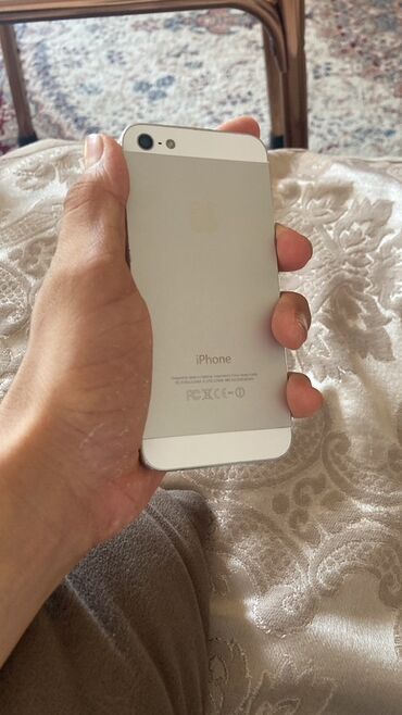 pes mobile: IPhone 5, Gümüşü, Qırıq
