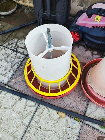 ev iti pudel: Tovuqçuluq üçün plastik yemləyici və suvarıcı dəst - 2 ədəd — 2