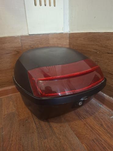 Baqajniklər: Skuter/Motosiklet arxa baqaj qutusu (top case) - Material: möhkəm — 1