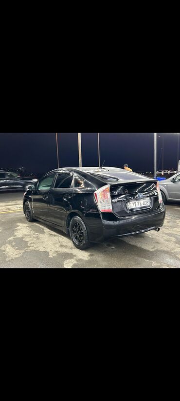 Toyota: Toyota Prius: 1.8 l | 2010 il Hetçbek — 2