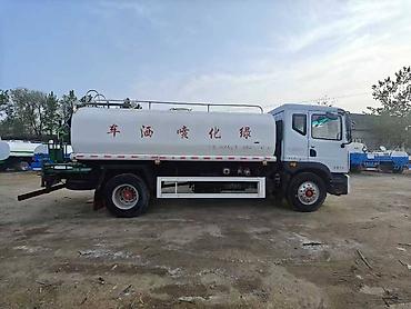 Уборочная техника: Китайская поливальная машина JAC Junling объемом 8 куб. см, двигатель — 7