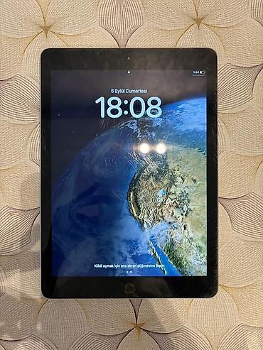 Apple iPad: Apple iPad planşet Xüsusiyyətlər: - Ekran: 9.7 düym Retina ekran — 1