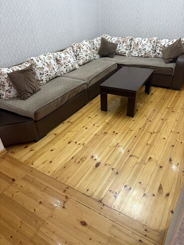 Mebeller satilir her biri Divan kunc -350 Digeri - 250 Qarali agli