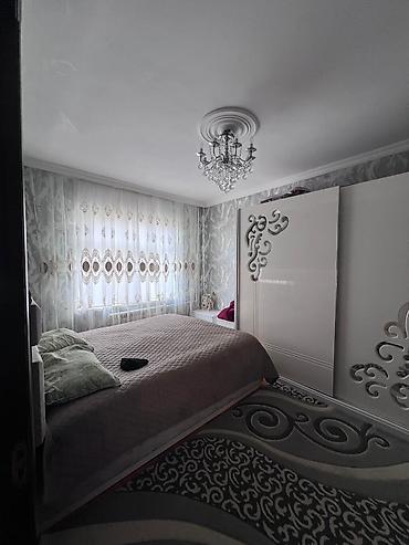 Köhnə tikili: Satış üçün 2otaqlı mənzil. Planlaşdırma: - Geniş qonaq otağı: divar — 2