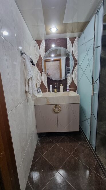 Hamam üçün aksessuarlar: Məhsul: Hamam üçün müasir mebel və aksesuarlar dəsti Təsvir: - Divara — 9