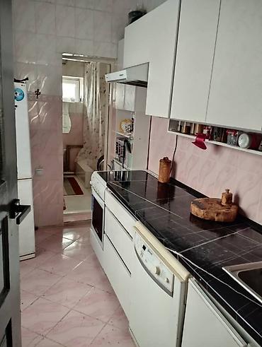 Продажа коттеджей и домов: Продаю дом 100кв.м. 4 комнаты. Имеется хоз. Постройки, гараж, огород — 7