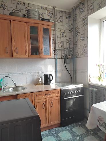 караен: 1 комната, 30 м², 105 серия, 4 этаж, Старый ремонт — 3