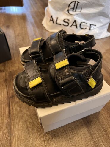 детская обувь итальянская: Galluci 
Детский итальянский бренд 
Размер 27
Цена 800