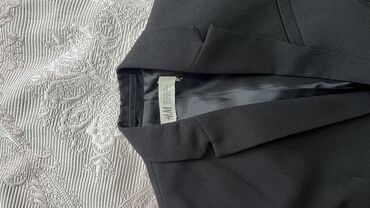 детские однотонные футболки: Пиджак, Для мальчиков, 5 - 6 лет, H&M