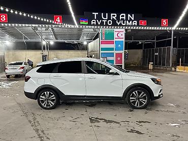 corolla cros: Lada Vesta SW Cross – ağ rəngli, şəhər və ailə istifadəsi üçün praktik — 3
