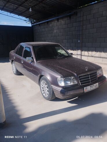 машина транспорт: Mercedes-Benz E 200: 1995 г., 2 л, Механика, Бензин, Седан