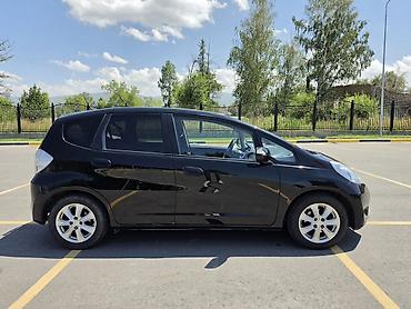 Унаа: Honda Jazz: 2012 г., 1.3 л, Гибрид, Хетчбек — 2