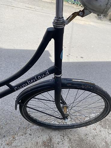 bas gitara sa zvučnikom: Gradski bicikl Cumberland – klasičan holandski stil - Ram sa niskim — 5
